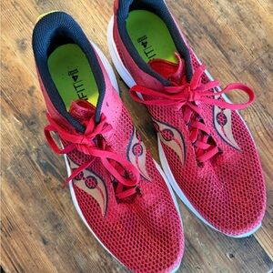 Mean Saucony Kinvara size 9.5